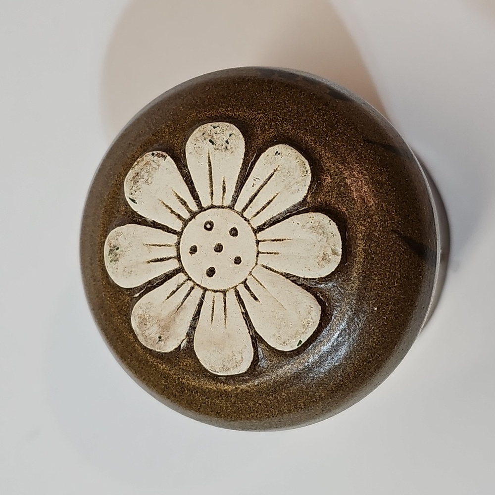 Small Vintage Stoneware Ceramic Floral Plant Pot with holes for hanging - Picture 8 of 12